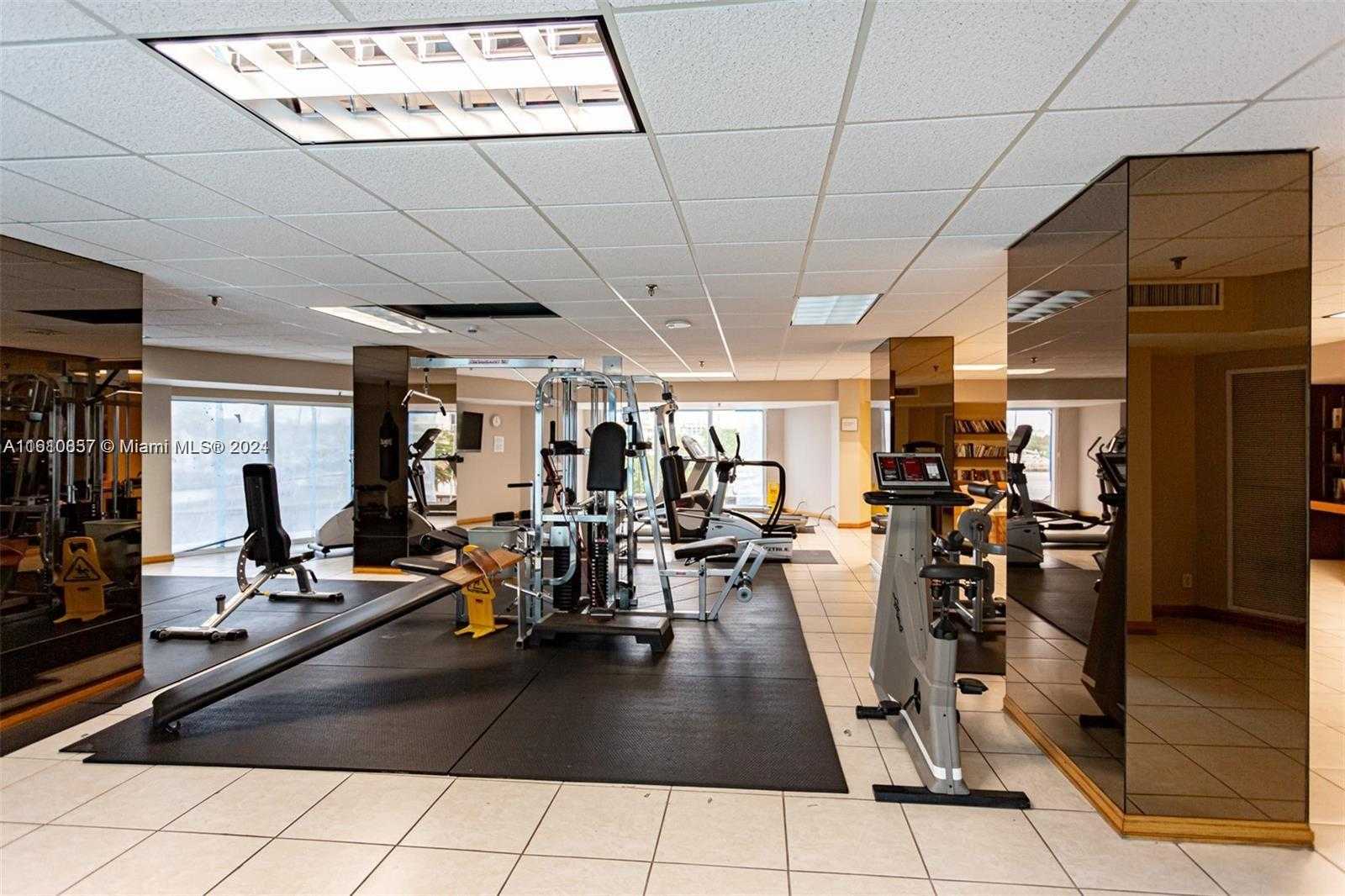 Small Image of 2401 Collins Ave, Miami Beach, FL 33140, USA Number 24
