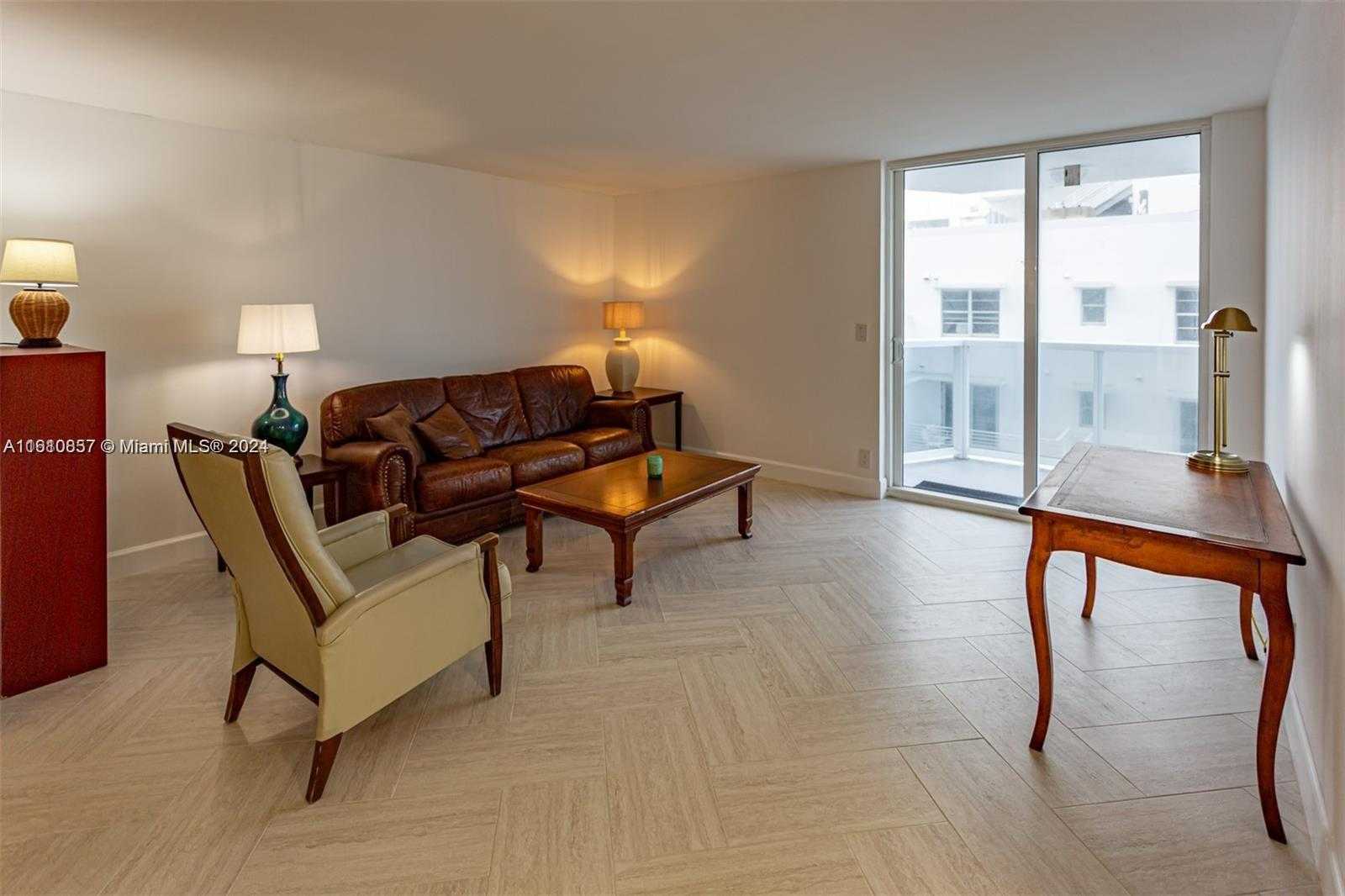 Small Image of 2401 Collins Ave, Miami Beach, FL 33140, USA Number 3