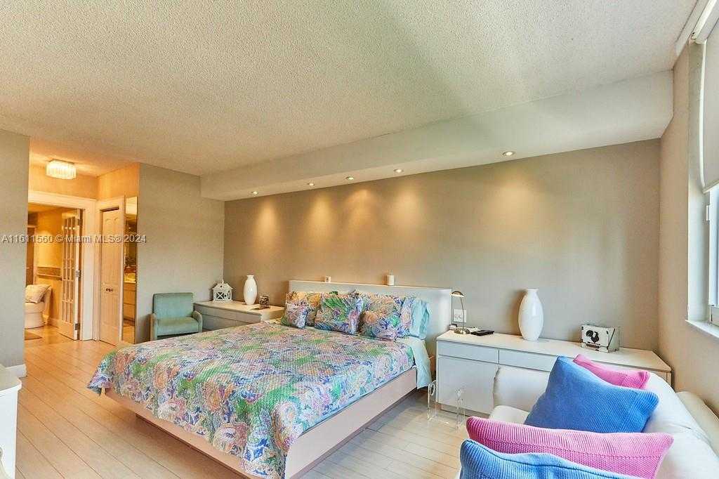 Small Image of 500 NORTH EAST BAYVIEW DR #2031, Sunny Isles Beach Number 4