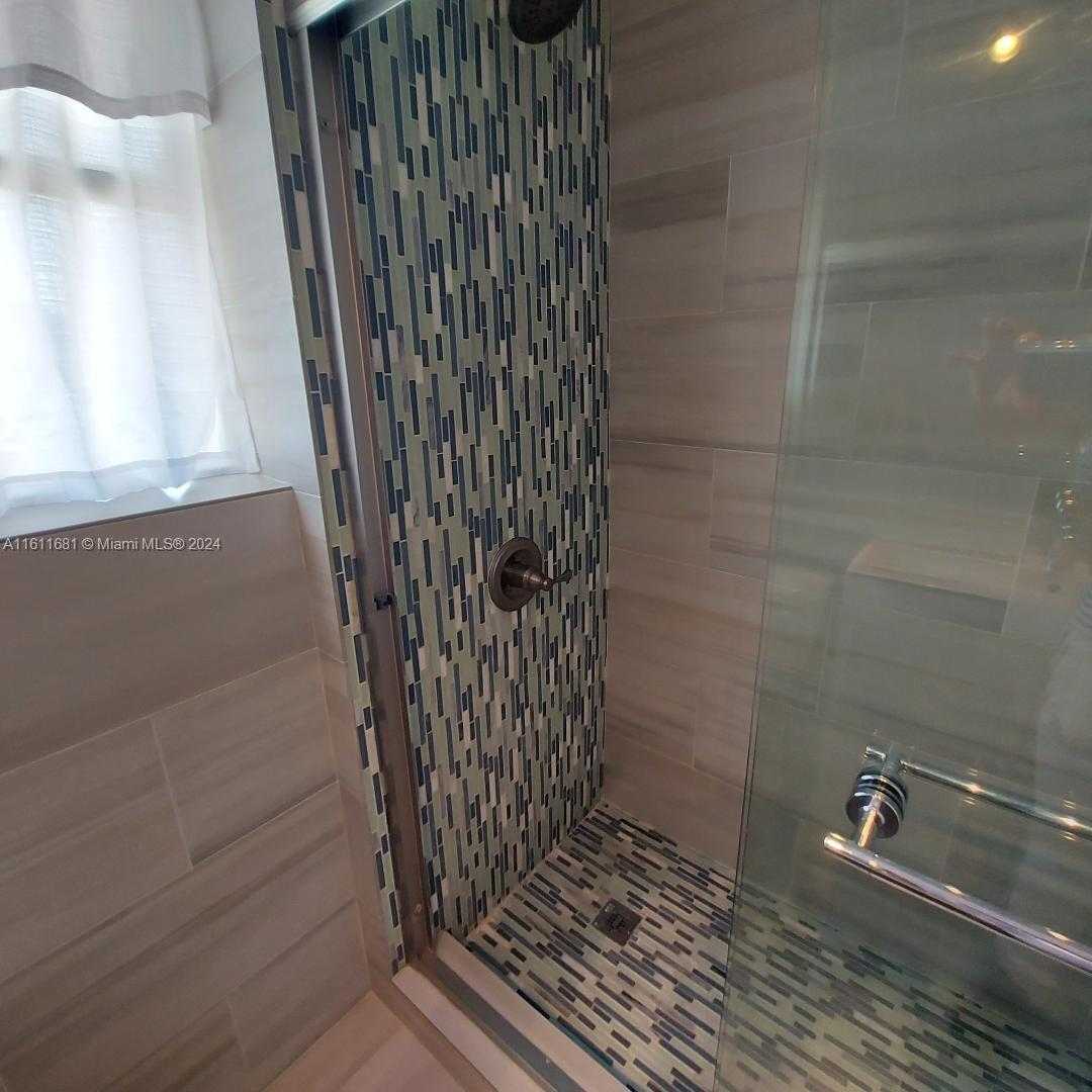 Small Image of 6767 INDIAN CREEK DR #2C, Miami Beach Number 12