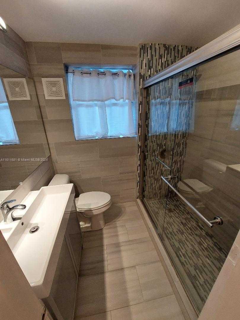 Small Image of 6767 INDIAN CREEK DR #2C, Miami Beach Number 14
