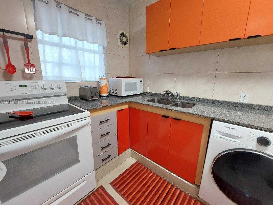 Small Image of 6767 INDIAN CREEK DR #2C, Miami Beach Number 15
