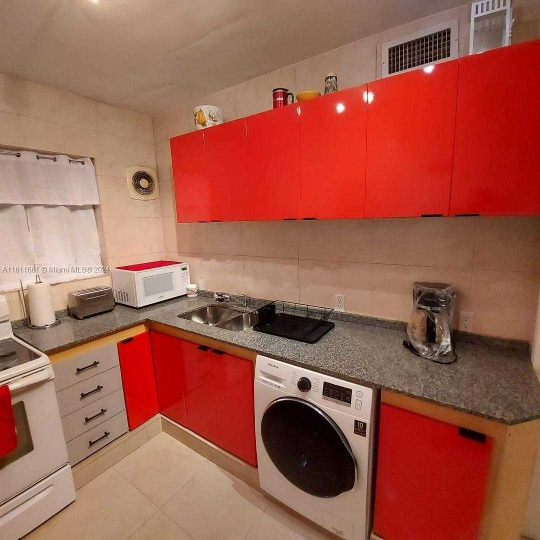 Small Image of 6767 INDIAN CREEK DR #2C, Miami Beach Number 16