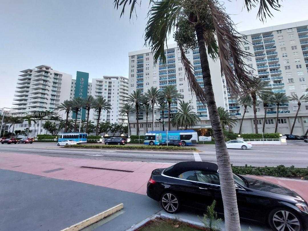 Small Image of 6767 INDIAN CREEK DR #2C, Miami Beach Number 20