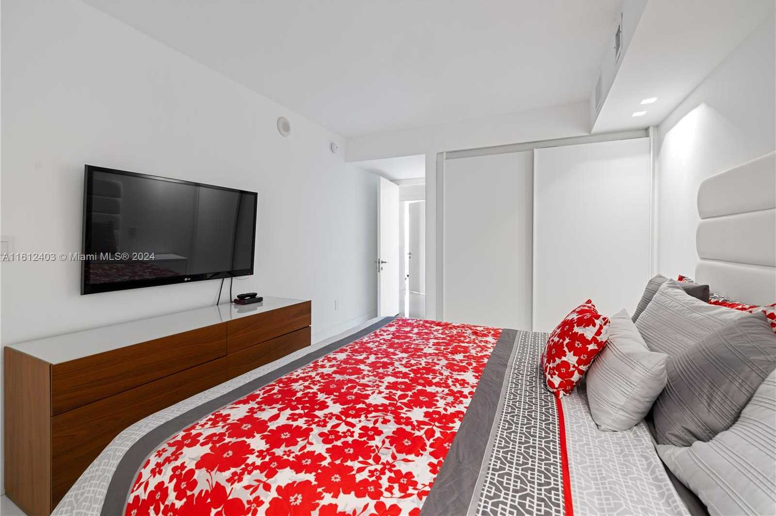 Small Image of 10155 COLLINS AVE #1210, Bal Harbour Number 19