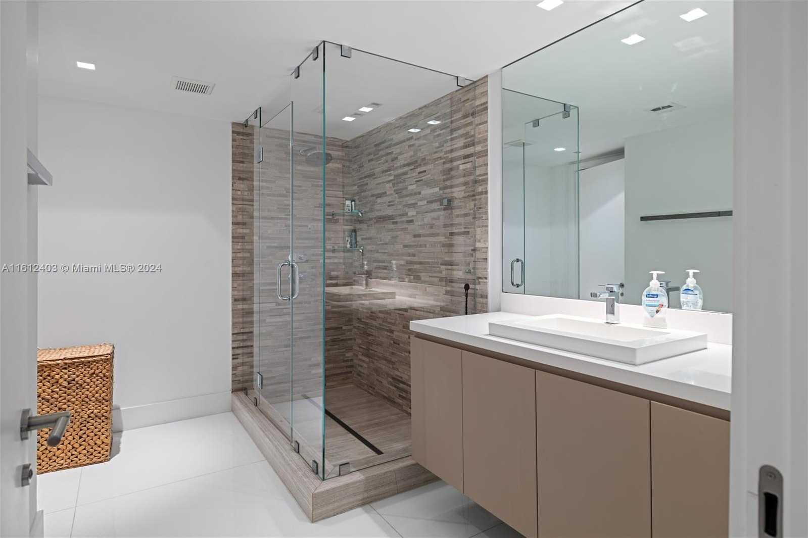Small Image of 10155 COLLINS AVE #1210, Bal Harbour Number 25