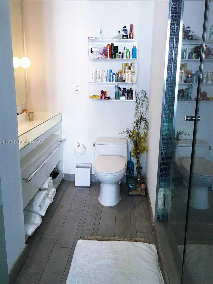 Small Image of 1100 WEST AVE #1004, Miami Beach Number 14