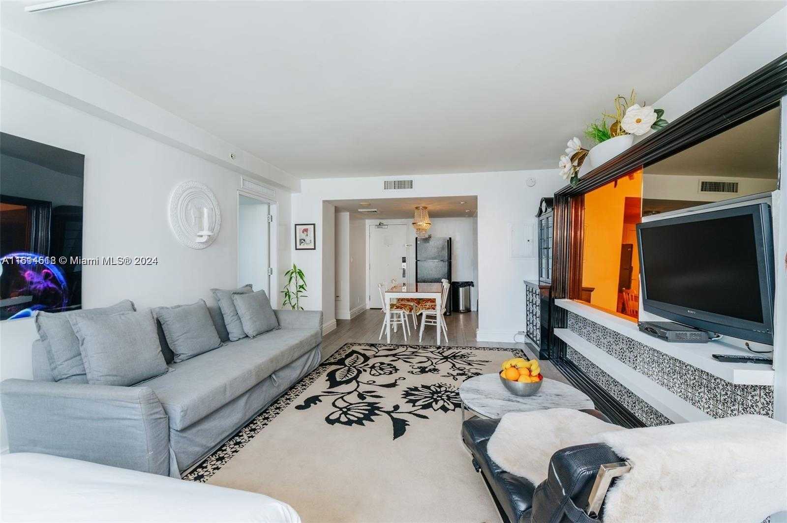 Small Image of 1100 WEST AVE #1004, Miami Beach Number 3