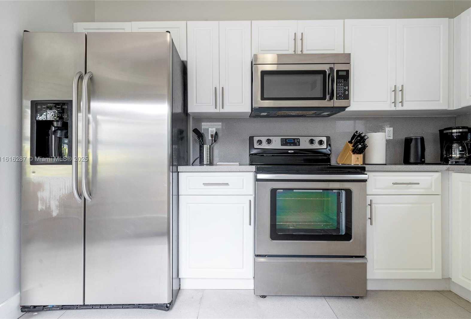 Small Image of 968 NORTH EAST 80TH ST, Miami Number 13