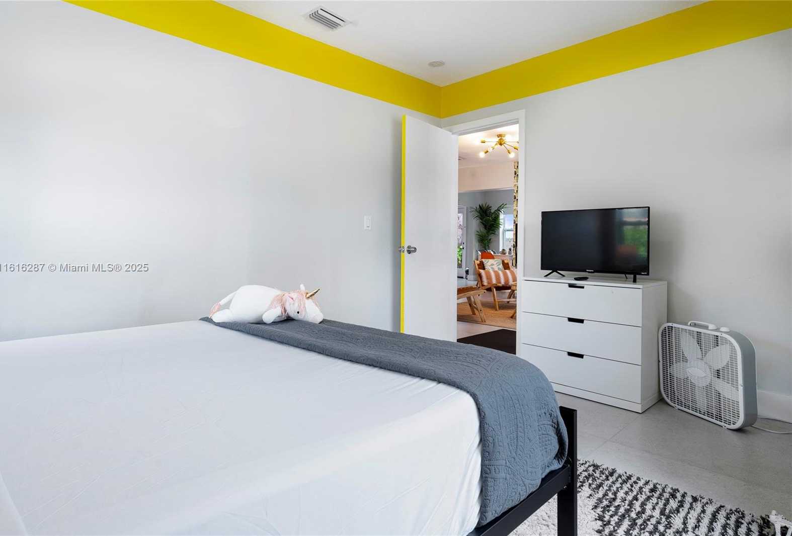 Small Image of 968 NORTH EAST 80TH ST, Miami Number 18