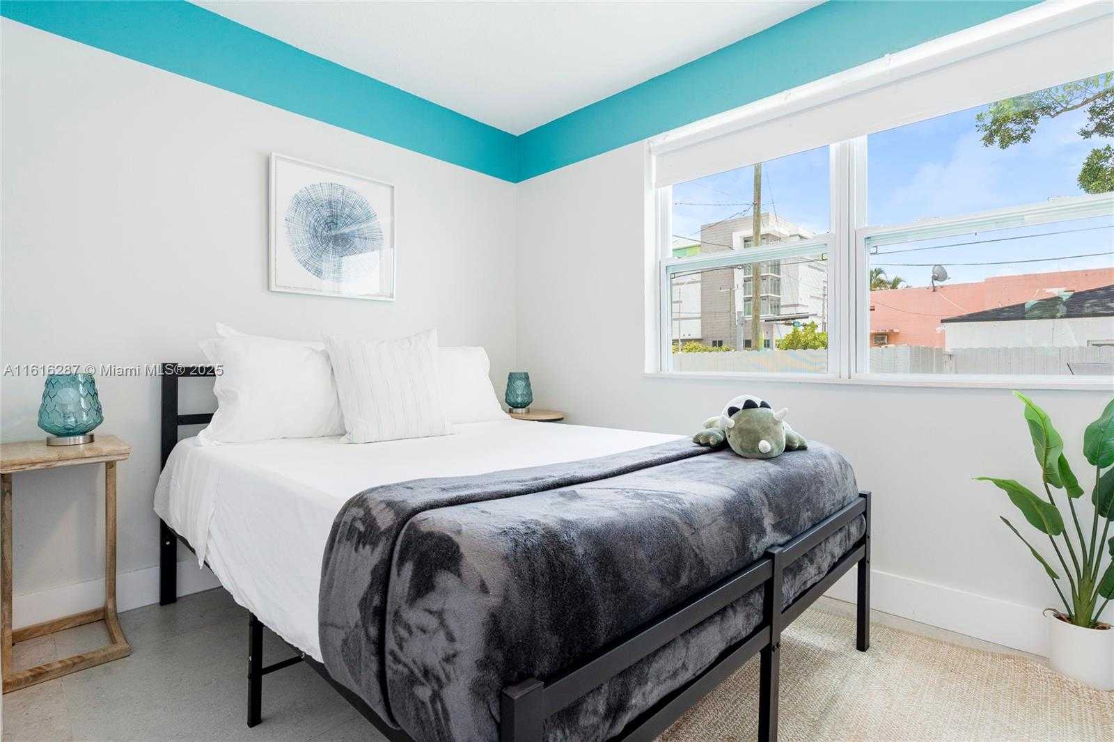 Small Image of 968 NORTH EAST 80TH ST, Miami Number 21