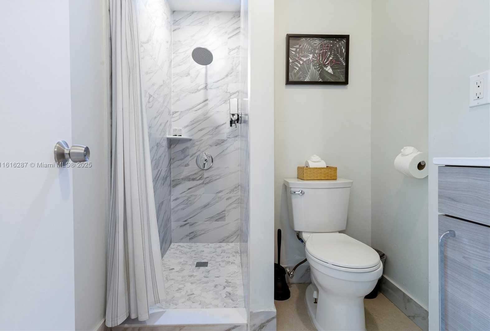 Small Image of 968 NORTH EAST 80TH ST, Miami Number 27