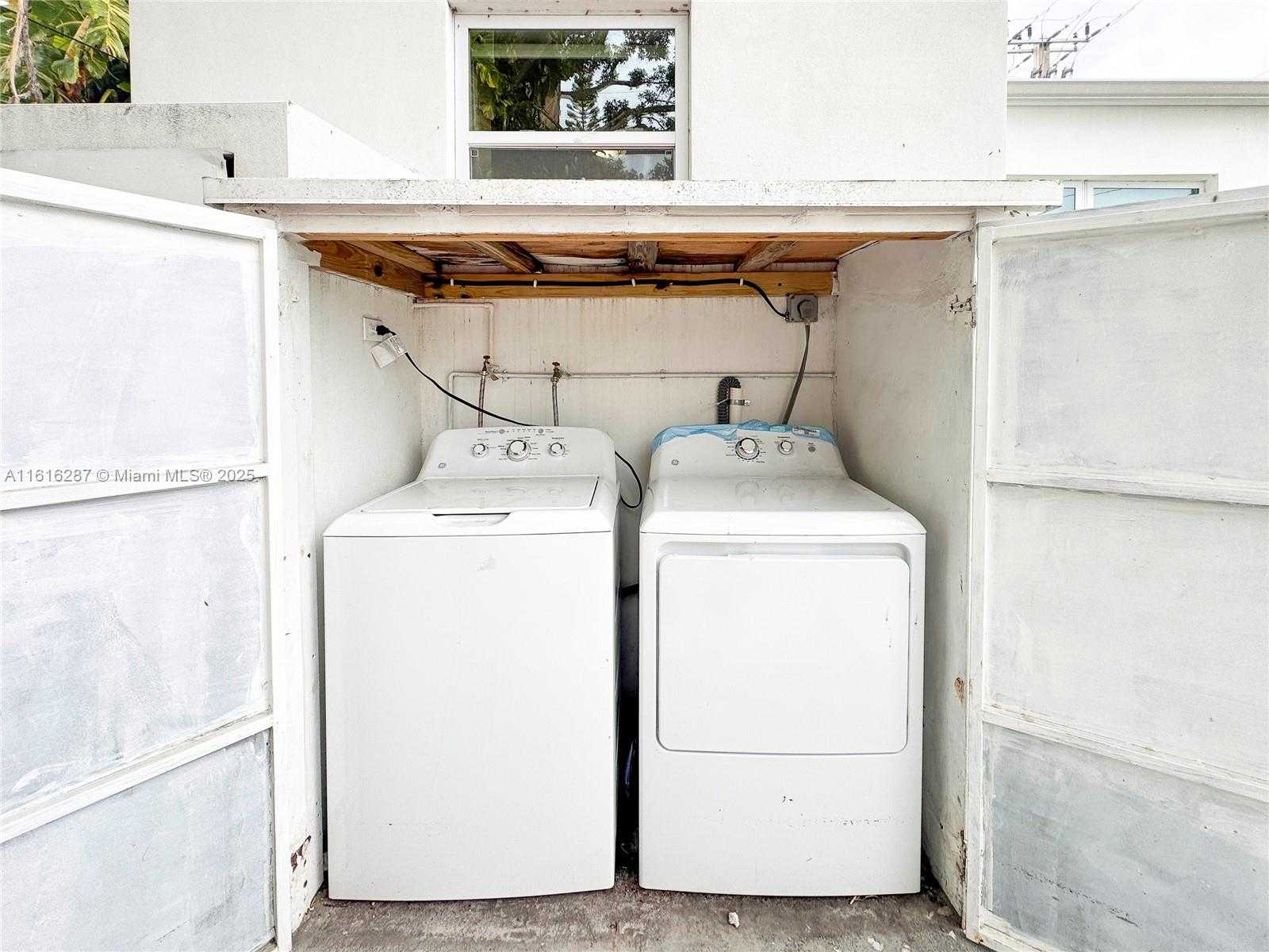 Small Image of 968 NORTH EAST 80TH ST, Miami Number 29