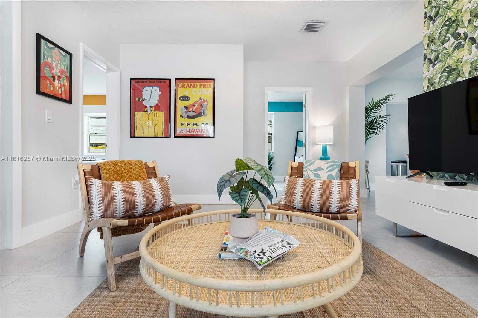 Small Image of 968 NORTH EAST 80TH ST, Miami Number 3