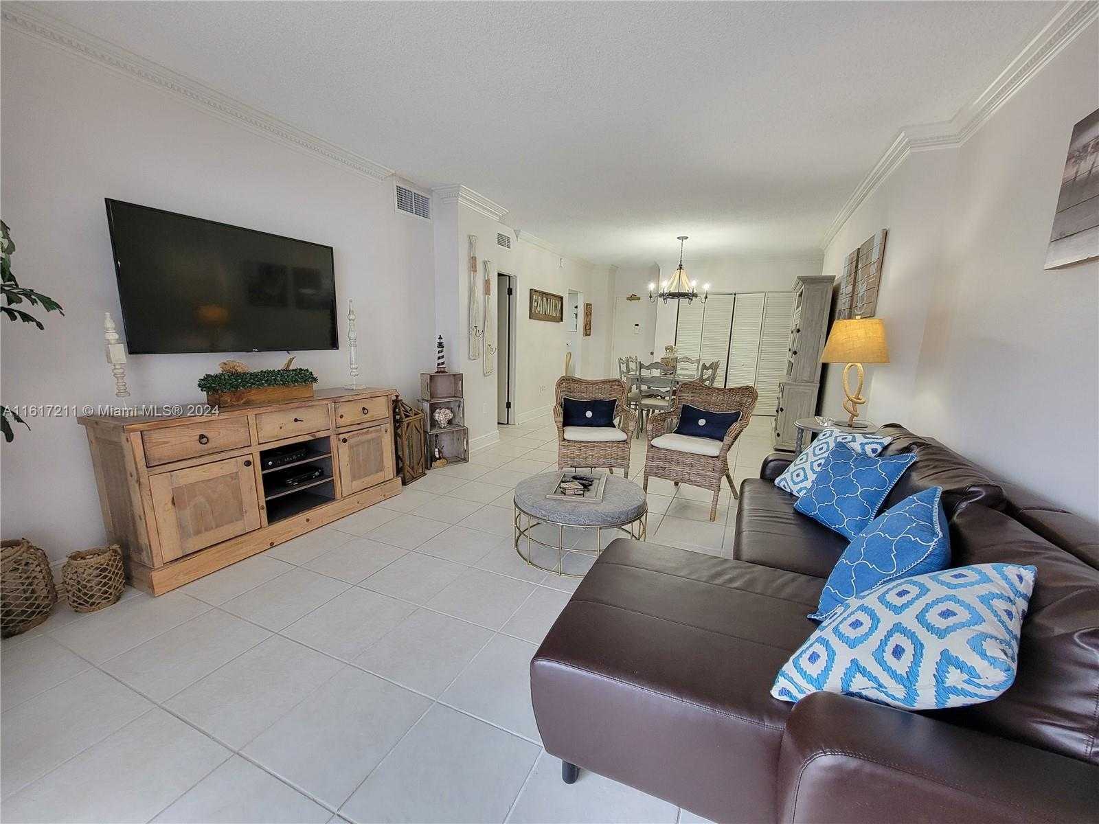 Small Image of 1980 SOUTH OCEAN DR #2C, Hallandale Beach Number 5