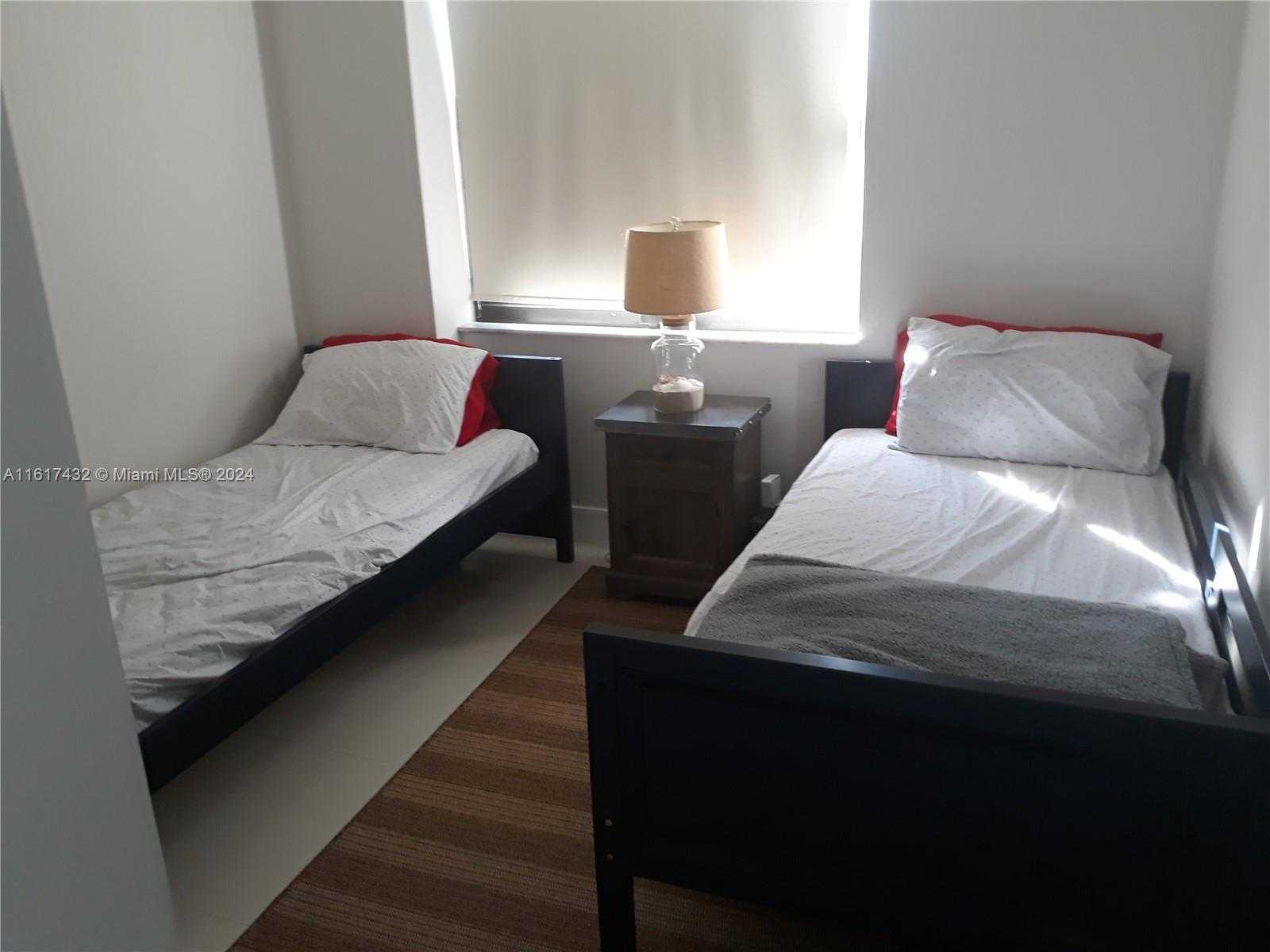 Small Image of 2555 COLLINS AVE #1711, Miami Beach Number 10