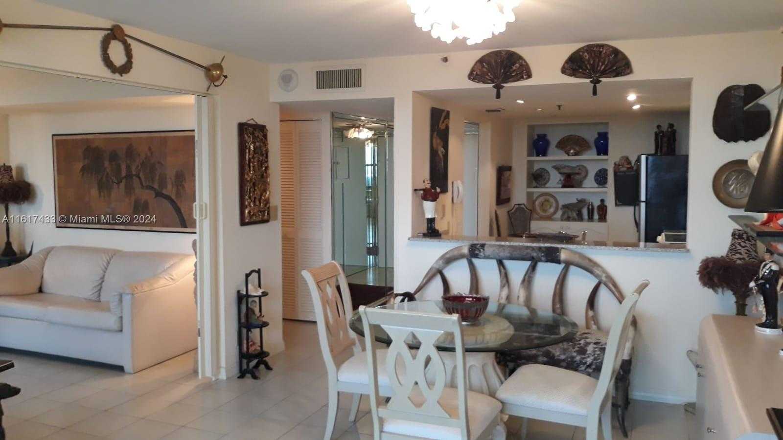 Small Image of 2555 COLLINS AVE #1808, Miami Beach Number 3