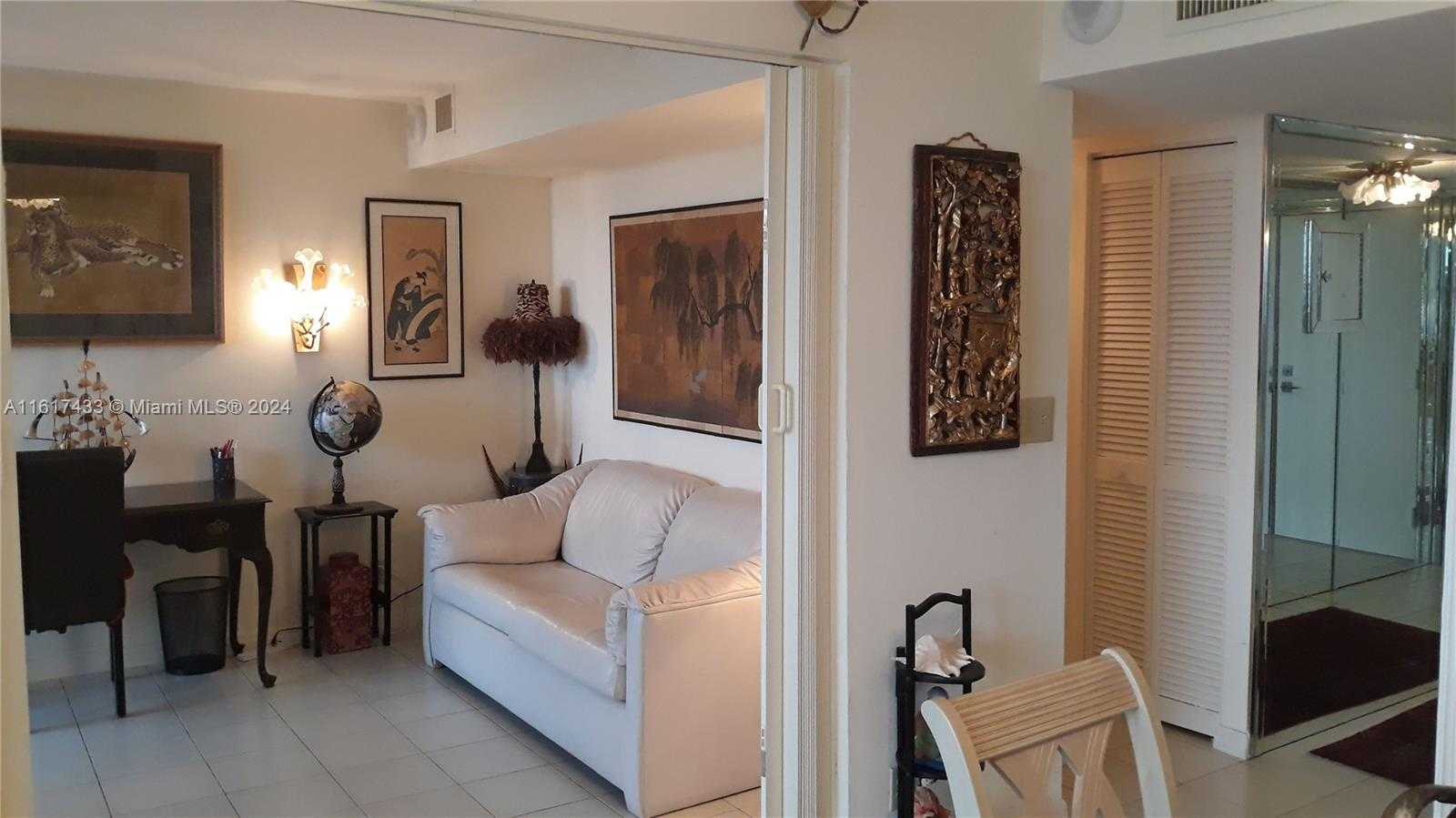 Small Image of 2555 COLLINS AVE #1808, Miami Beach Number 7