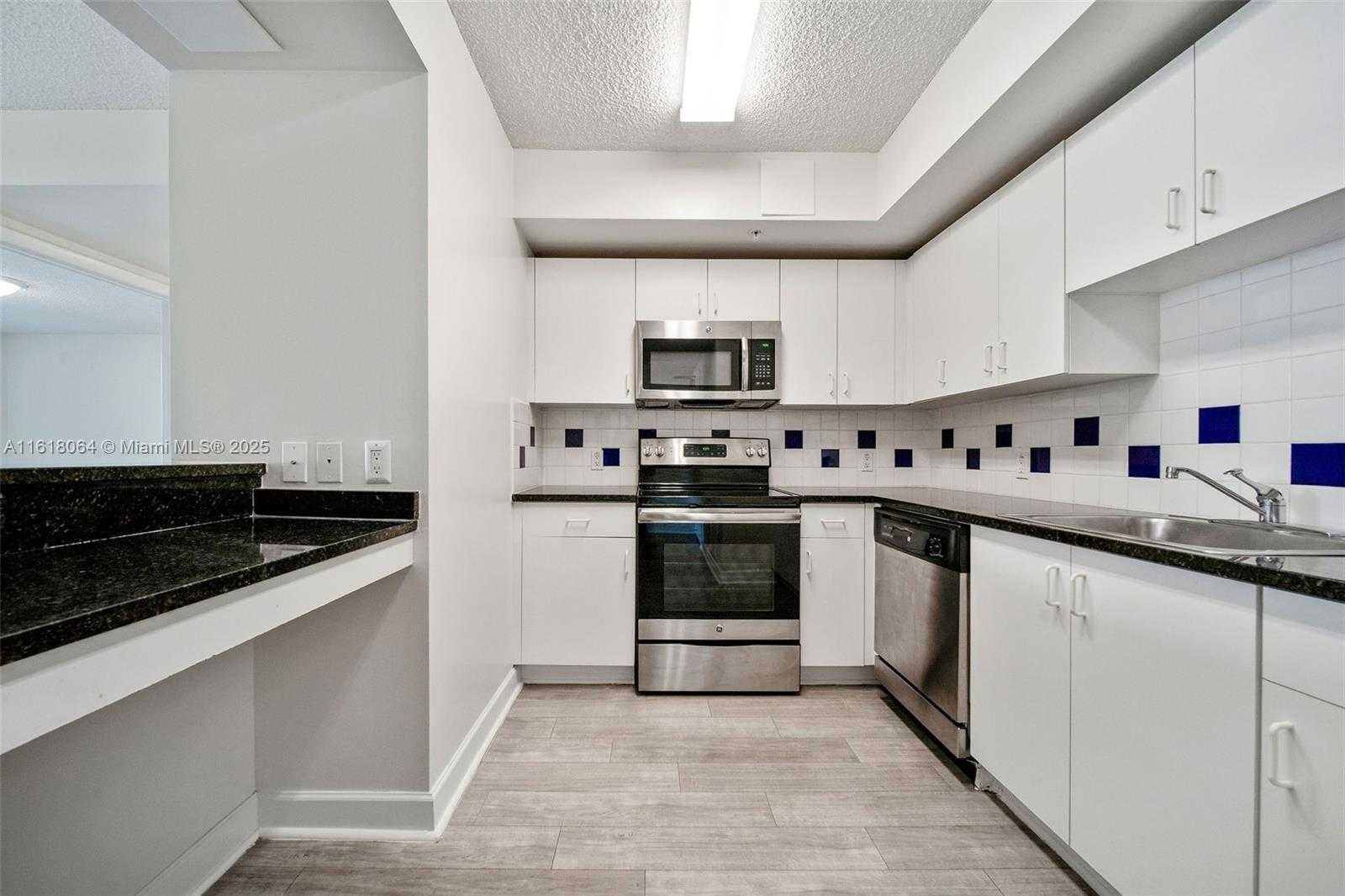 Small Image of 1500 BAY RD #G-0601, Miami Beach Number 4