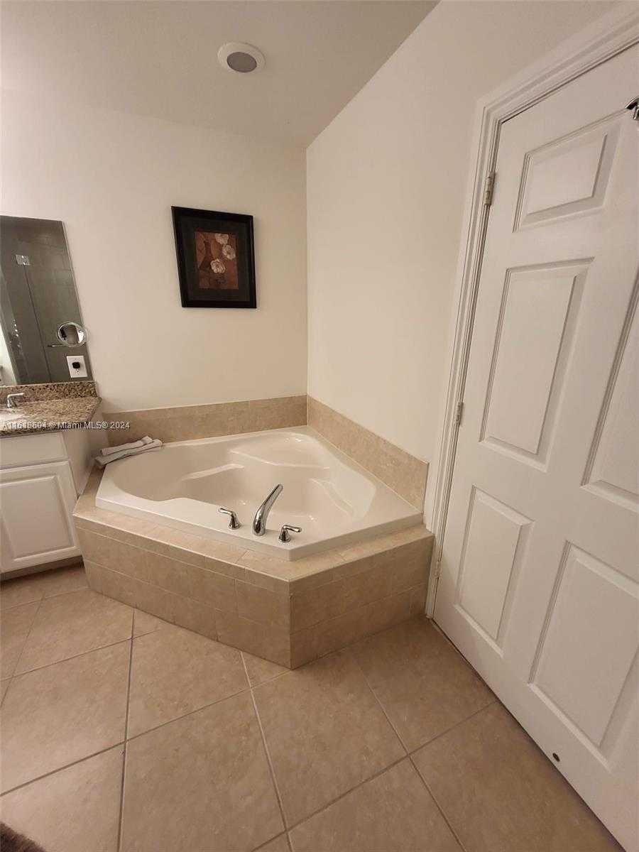 Small Image of 3001 NORTH EAST 185TH ST #311, Aventura Number 30