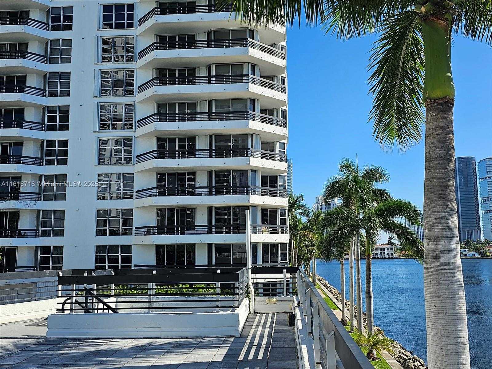 Small Image of 3600 MYSTIC POINTE DR #1607, Aventura Number 20