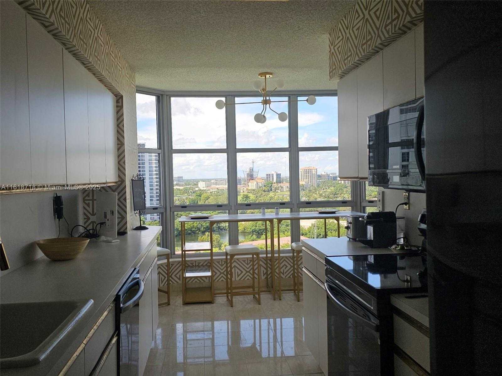 Small Image of 3600 MYSTIC POINTE DR #1607, Aventura Number 26