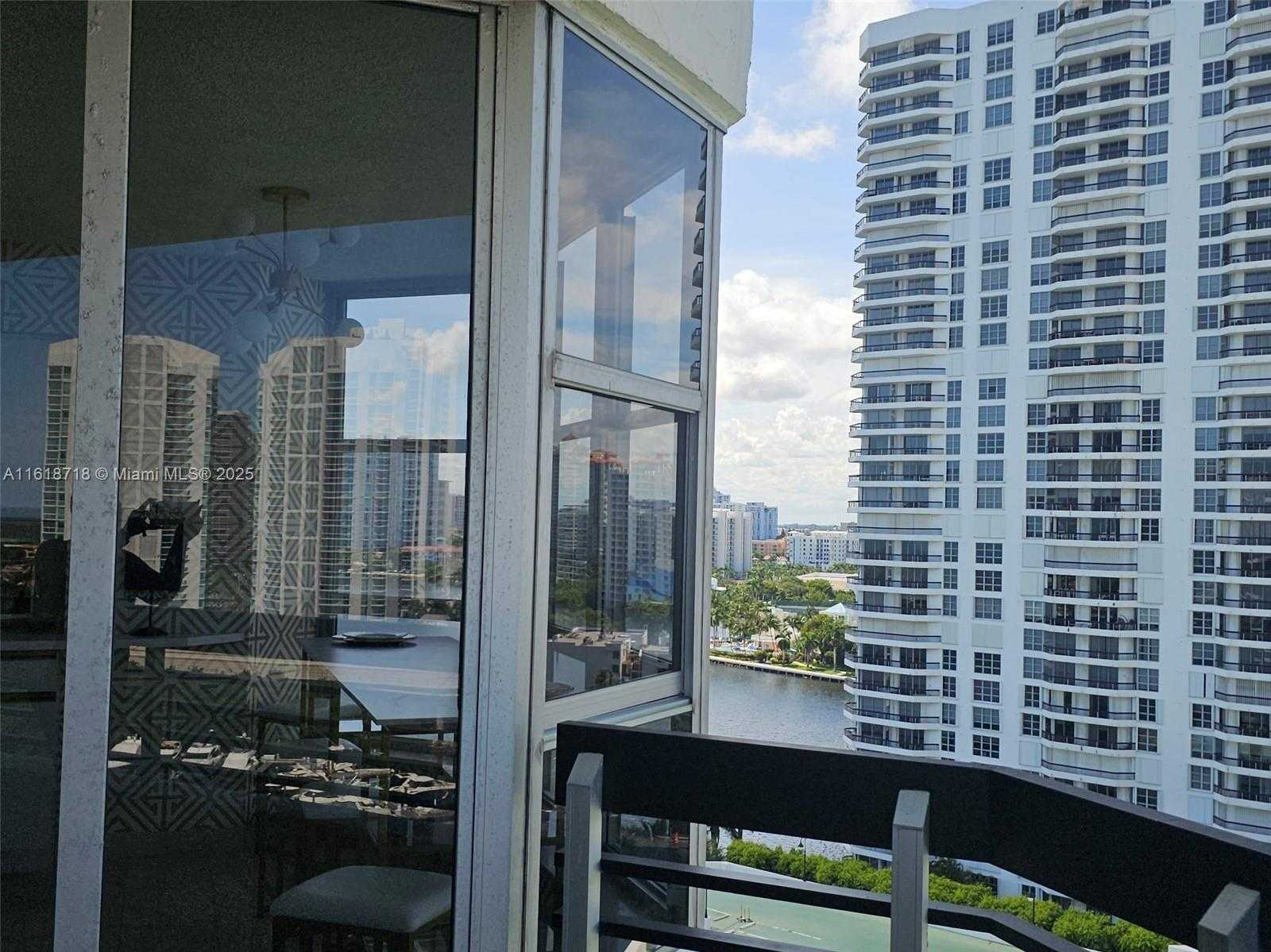 Small Image of 3600 MYSTIC POINTE DR #1607, Aventura Number 31