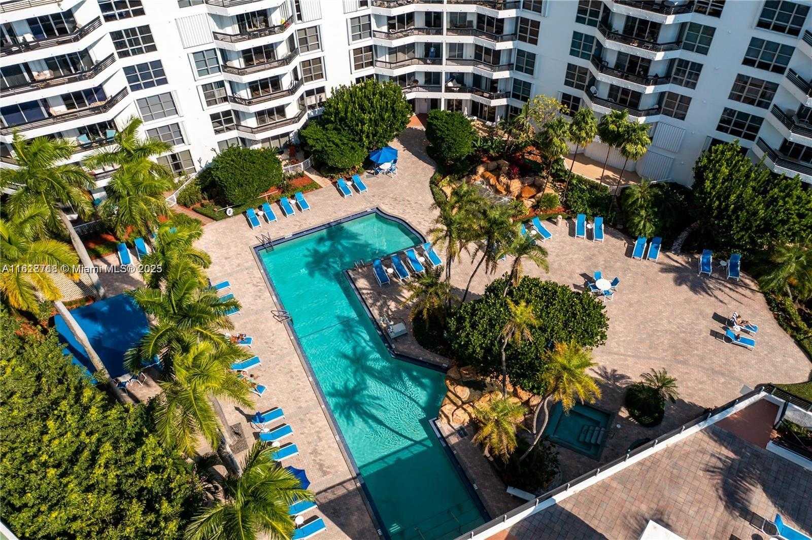 Small Image of 3600 MYSTIC POINTE DR #1607, Aventura Number 4