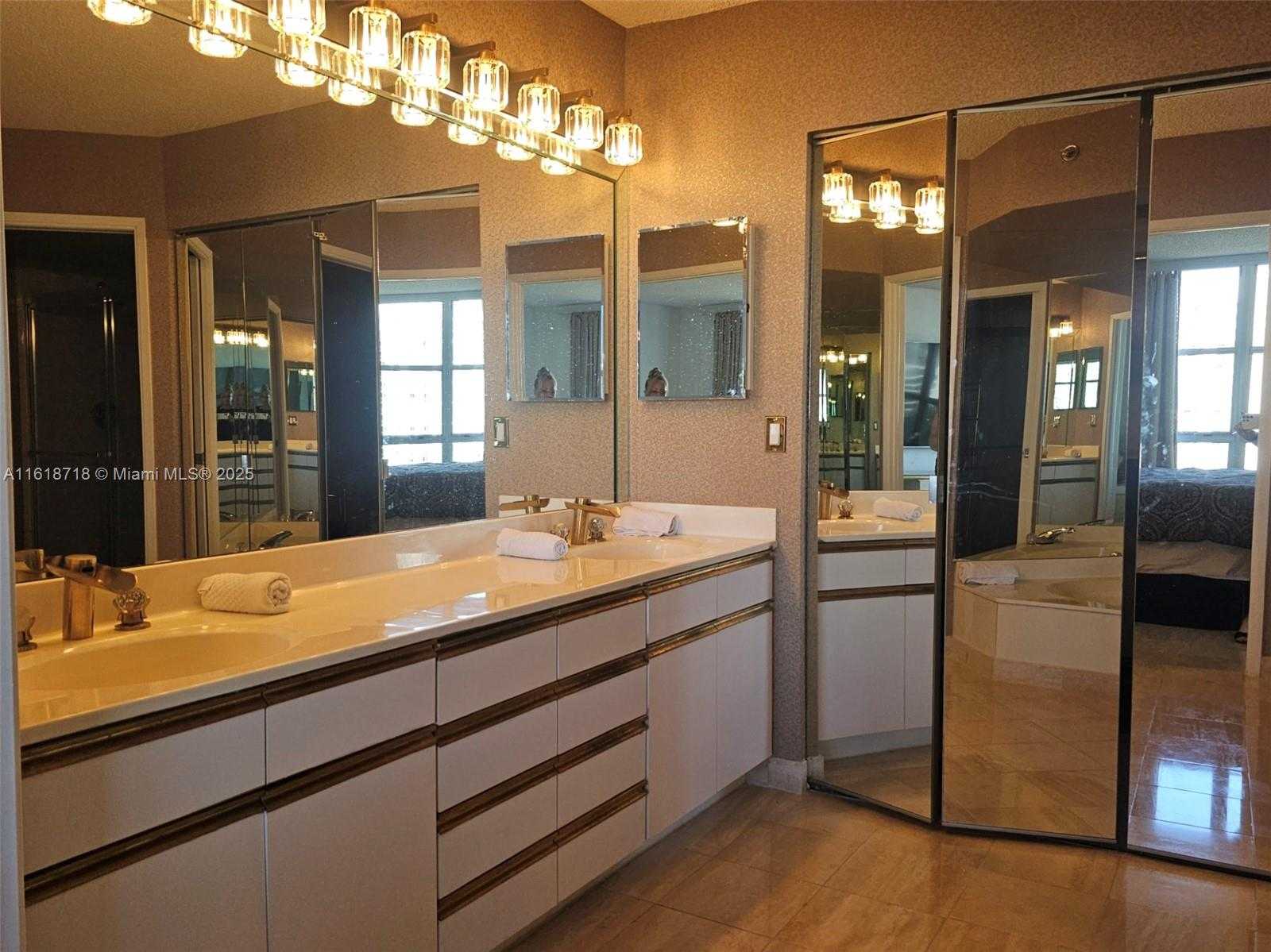 Small Image of 3600 MYSTIC POINTE DR #1607, Aventura Number 7