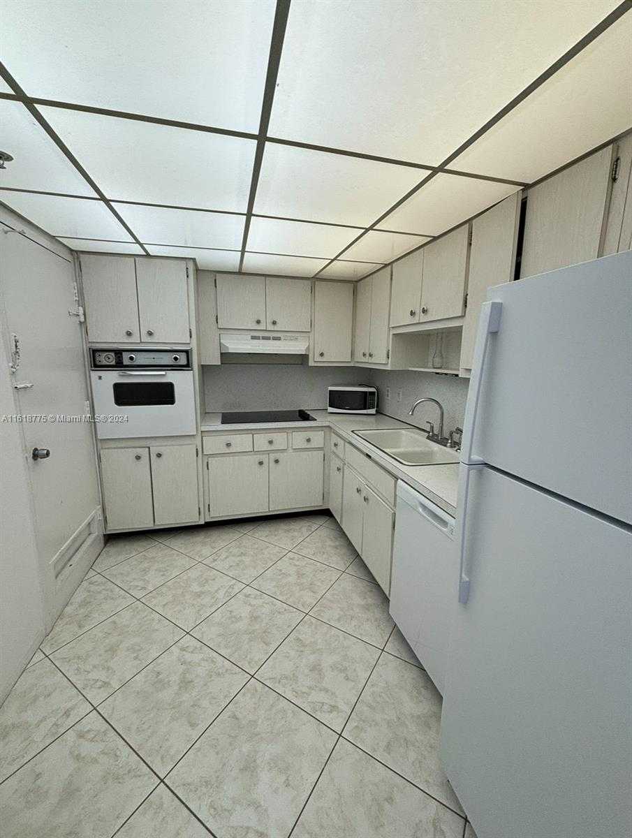 Small Image of 400 KINGS POINT DR #309, Sunny Isles Beach Number 11