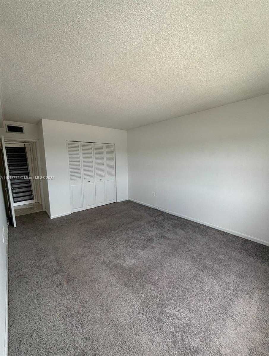 Small Image of 400 KINGS POINT DR #309, Sunny Isles Beach Number 13