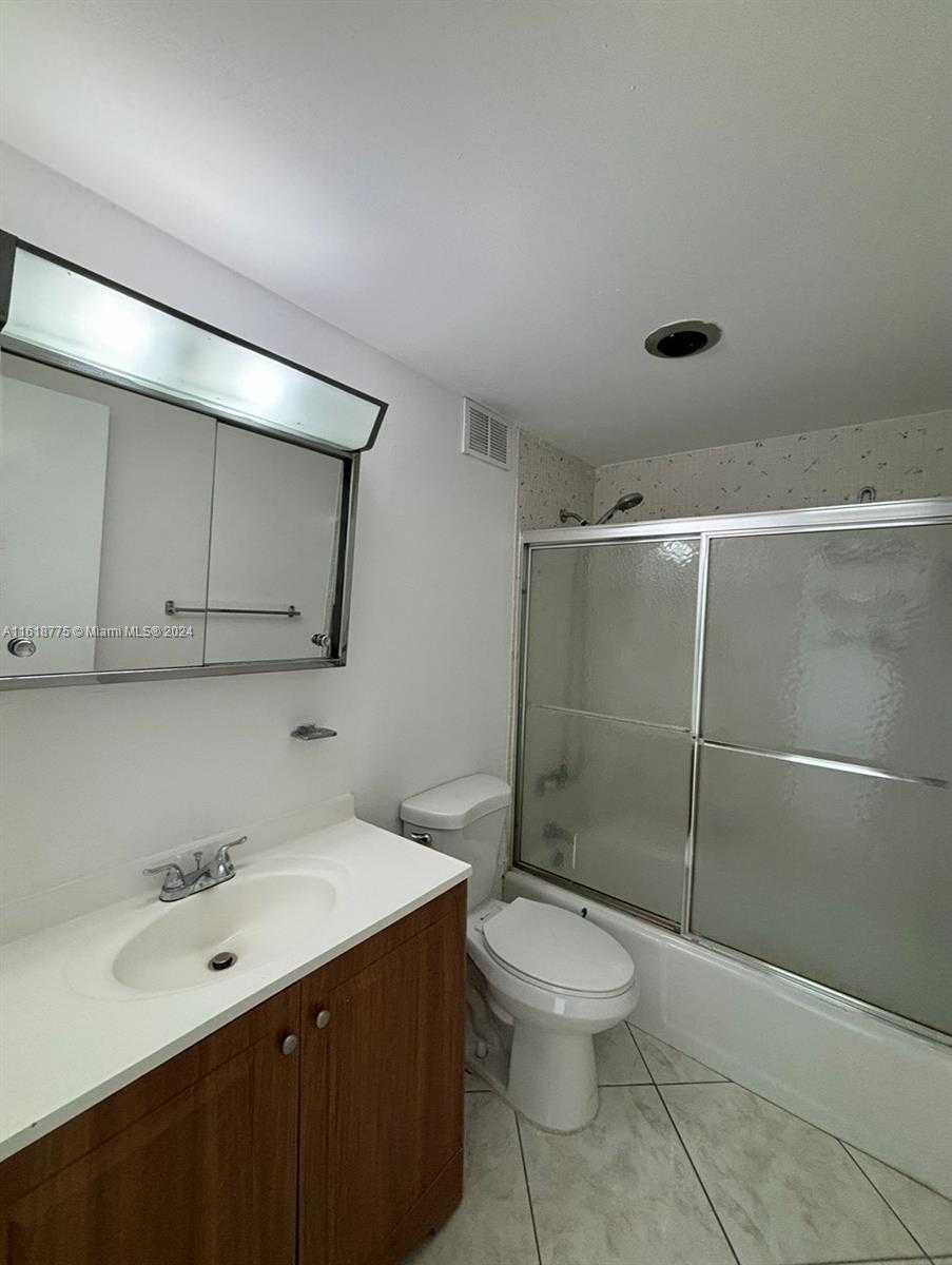 Small Image of 400 KINGS POINT DR #309, Sunny Isles Beach Number 16