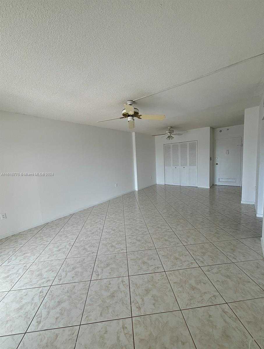 Small Image of 400 KINGS POINT DR #309, Sunny Isles Beach Number 18