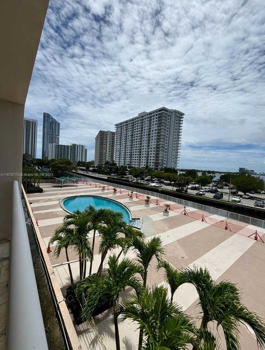 Small Image of 400 KINGS POINT DR #309, Sunny Isles Beach Number 25