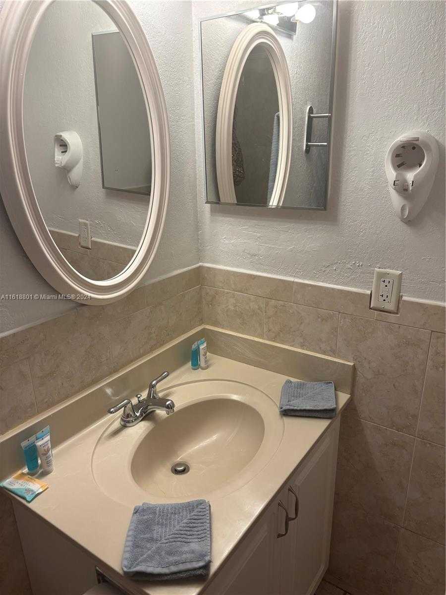 Small Image of 19201 COLLINS AVE #934, Sunny Isles Beach Number 31