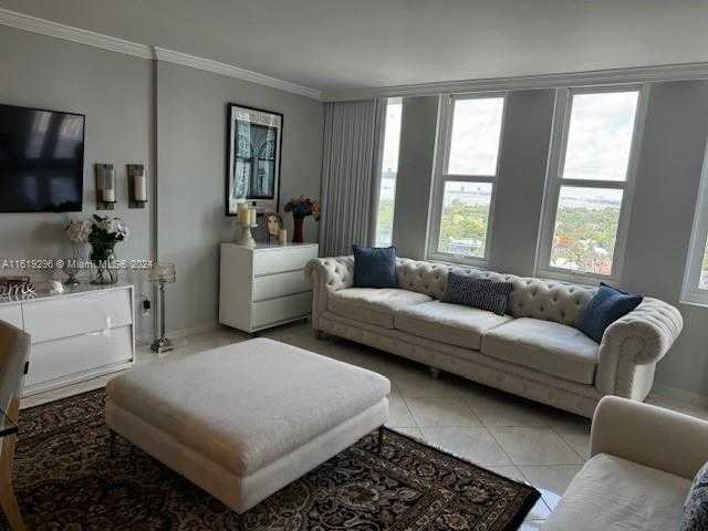 Small Image of 5401 COLLINS AVE #1123, Miami Beach Number 17