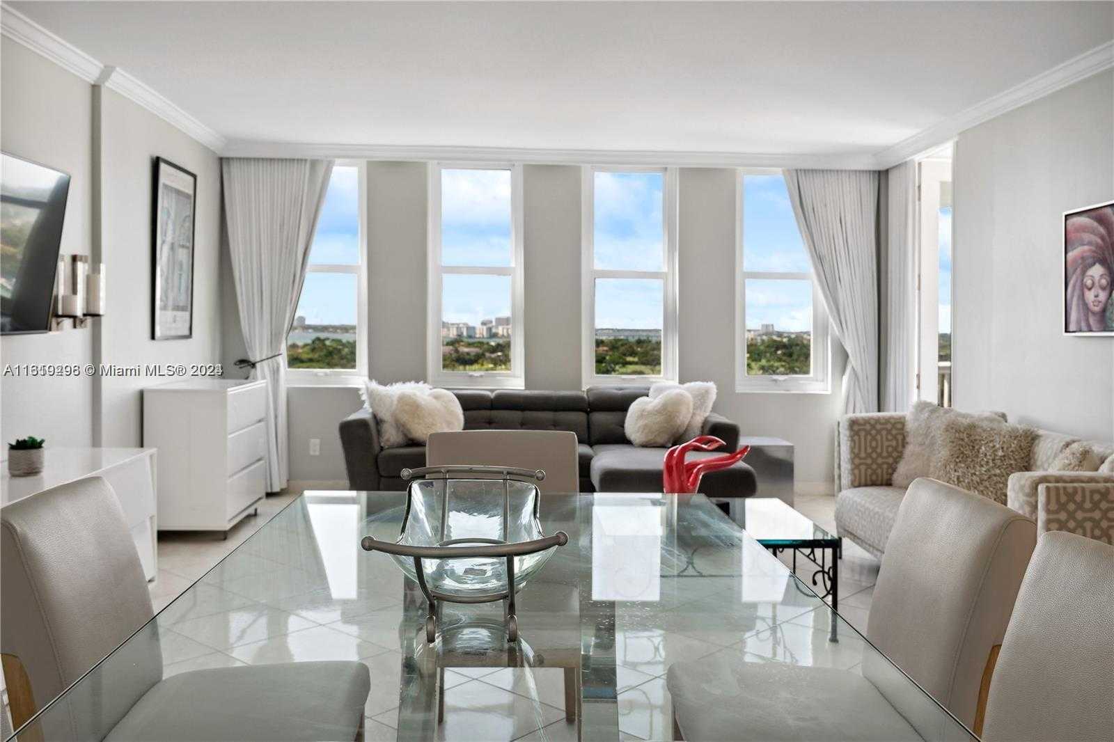 Small Image of 5401 COLLINS AVE #1123, Miami Beach Number 19