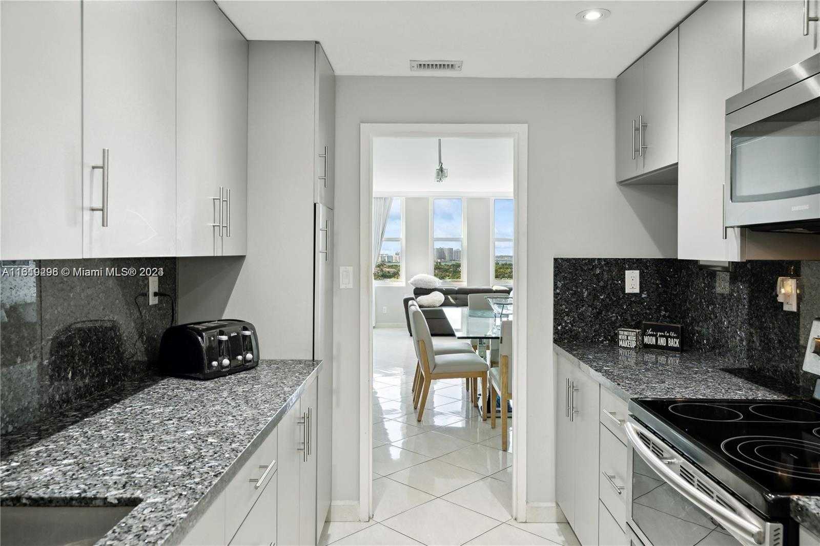 Small Image of 5401 COLLINS AVE #1123, Miami Beach Number 26