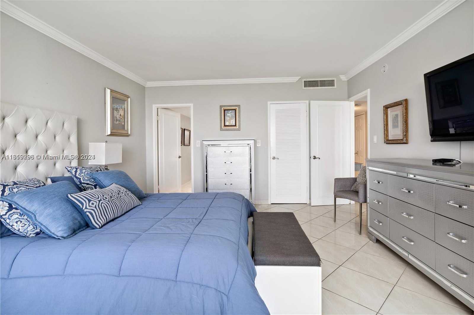 Small Image of 5401 COLLINS AVE #1123, Miami Beach Number 28
