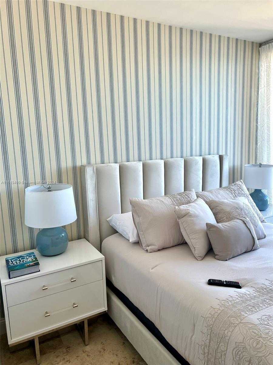 Small Image of 6365 COLLINS AVE #2610, Miami Beach Number 5