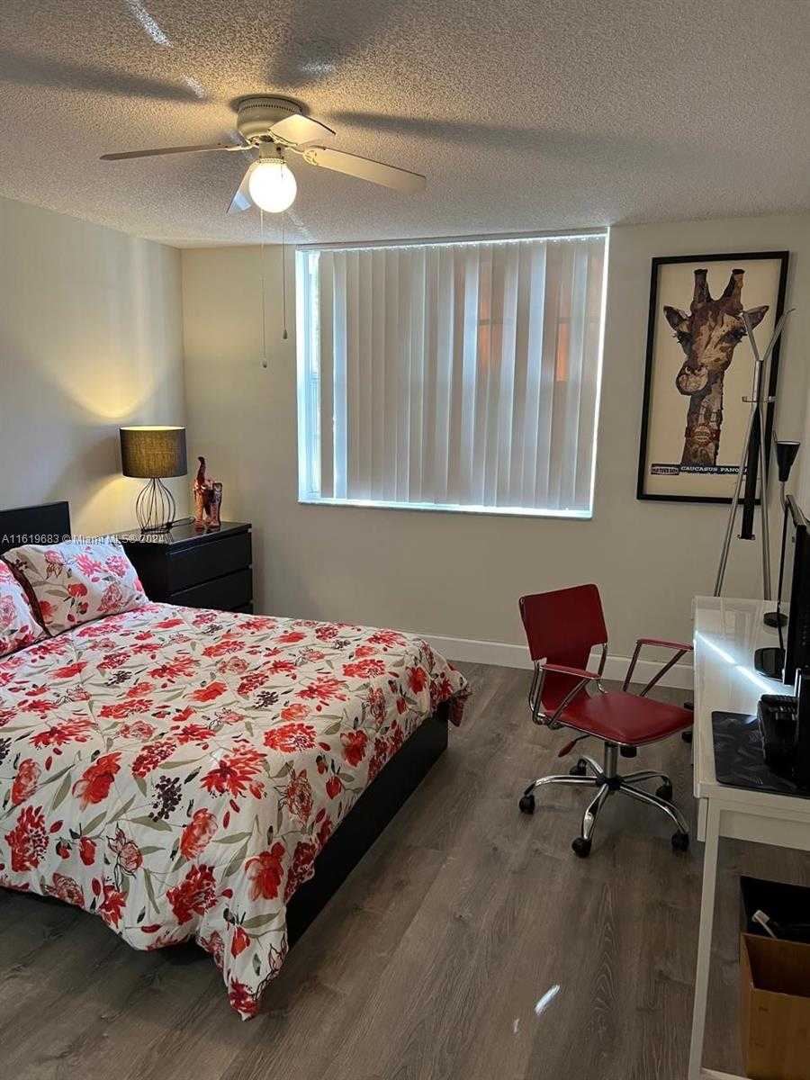 Small Image of 19901 EAST COUNTRY CLUB DR #2207, Aventura Number 14