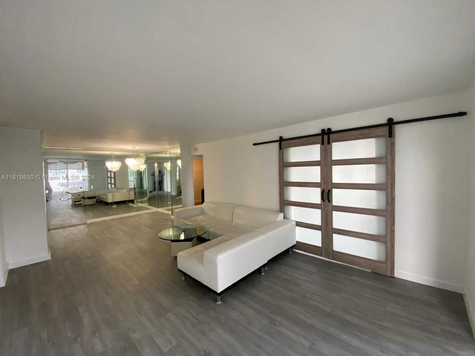 Small Image of 5555 COLLINS AVE #10B, Miami Beach Number 12