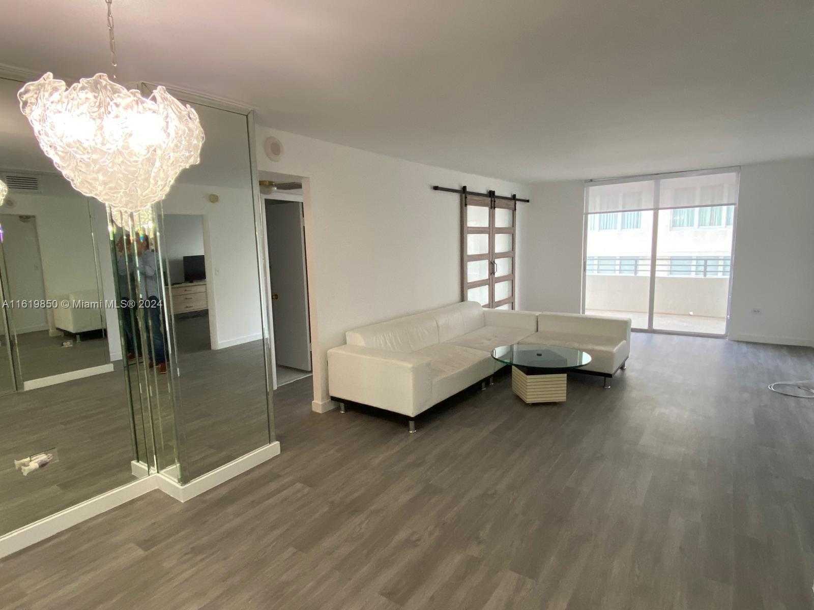 Small Image of 5555 COLLINS AVE #10B, Miami Beach Number 15