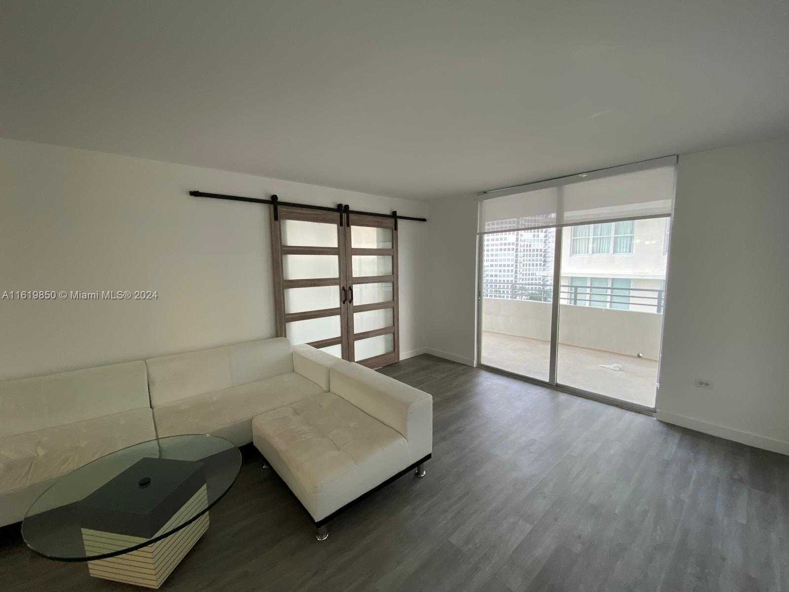 Small Image of 5555 COLLINS AVE #10B, Miami Beach Number 6