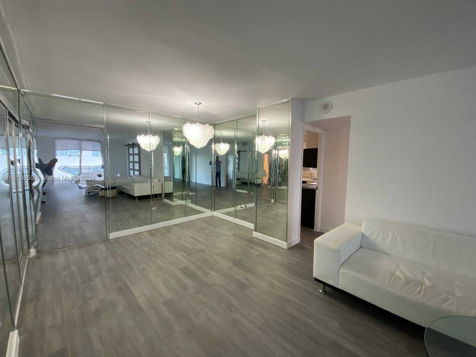 Small Image of 5555 COLLINS AVE #10B, Miami Beach Number 7
