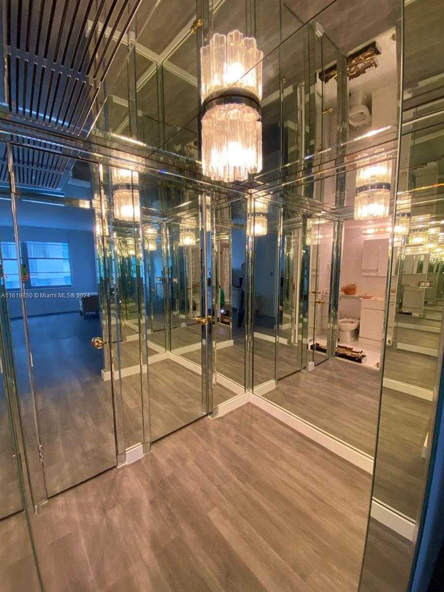 Small Image of 5555 COLLINS AVE #10B, Miami Beach Number 8