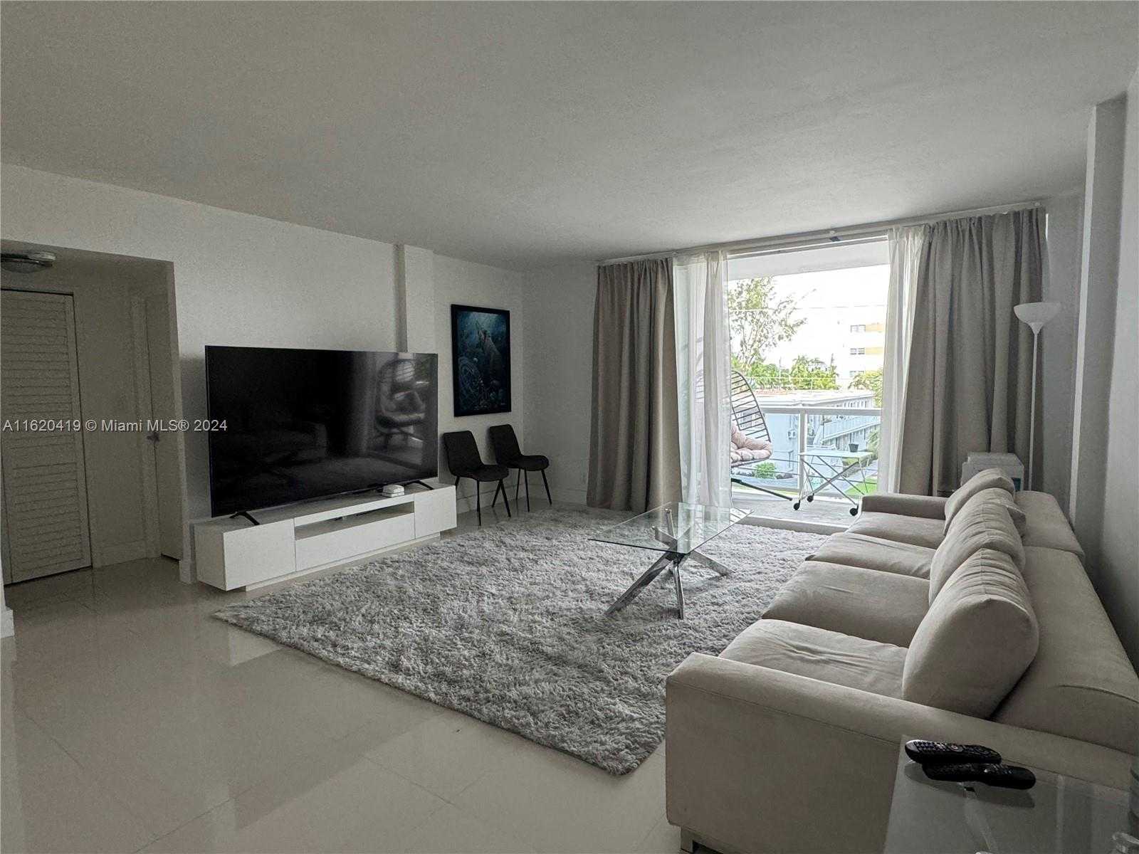 Small Image of 9381 EAST BAY HARBOR DR #302S, Bay Harbor Islands Number 6