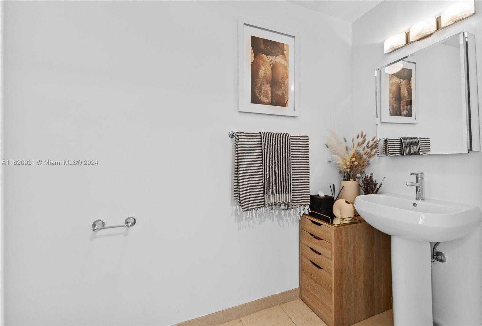 Small Image of 3301 NORTH EAST 1ST AVE #L0202, Miami Number 16