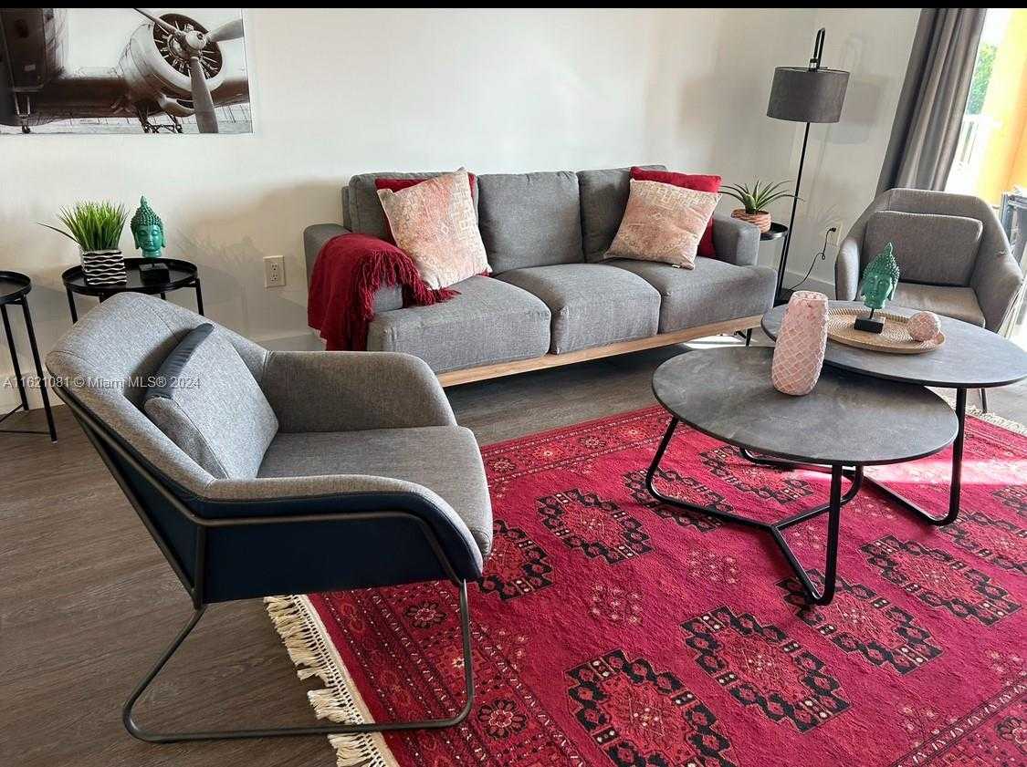 Small Image of 19999 E Country Club Dr, Aventura, FL 33180, USA Number 4