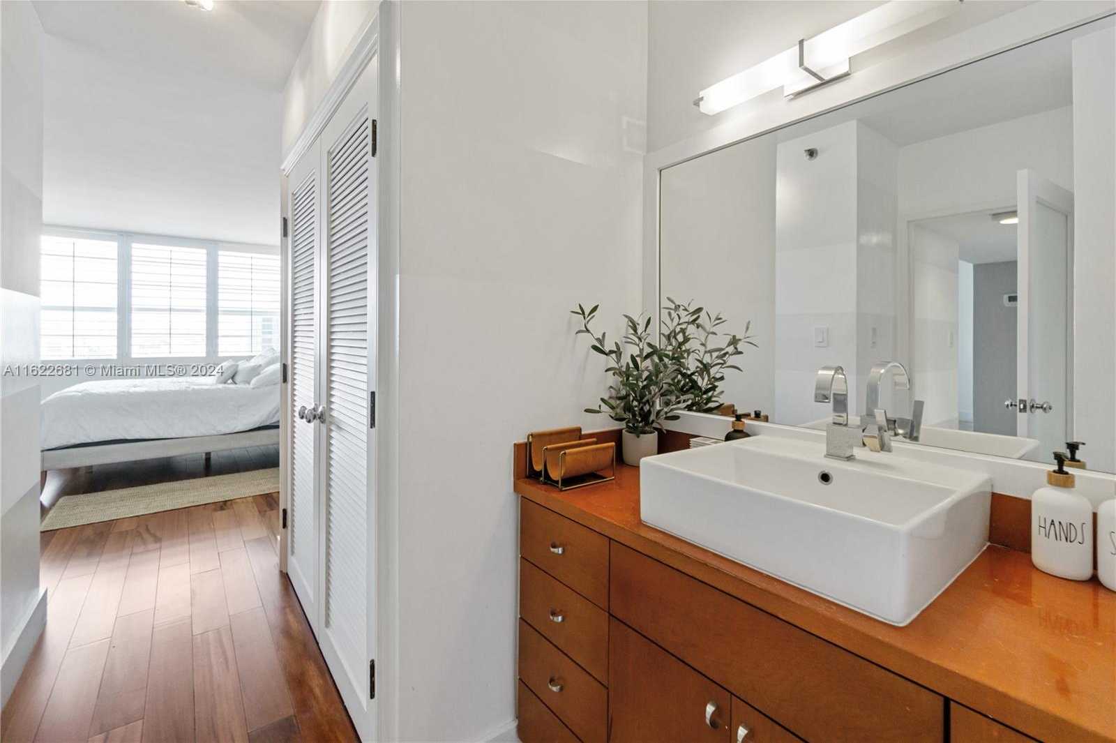 Small Image of 100 LINCOLN RD #1422, Miami Beach Number 20
